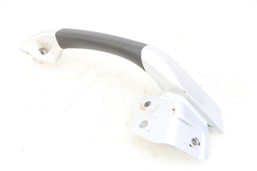 photo de PRAWY TYLNY UCHWYT PIAGGIO MP3 LT 300 (2010 - 2016) - Stan powierzchni