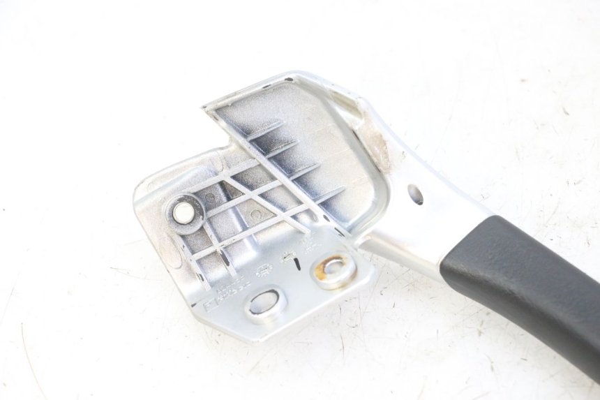 photo de PRAWY TYLNY UCHWYT PIAGGIO MP3 LT 300 (2010 - 2016) - Zoom stanu zużycia