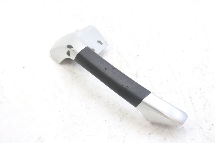 photo de PRAWY TYLNY UCHWYT PIAGGIO MP3 RL 250 (2006 - 2010) - Zbliżenie techniczne