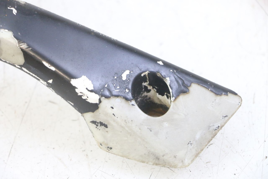 photo de PRAWY TYLNY UCHWYT GILERA NEXUS 125 (2009 - 2013) - Zbliżenie techniczne