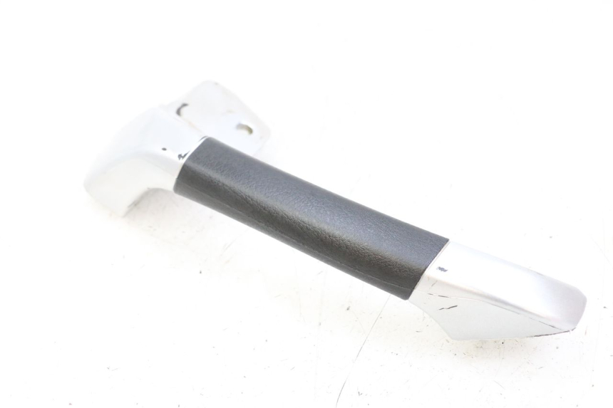 photo de PRAWY TYLNY UCHWYT PIAGGIO MP3 LT 400 (2007 - 2012) - Widok główny