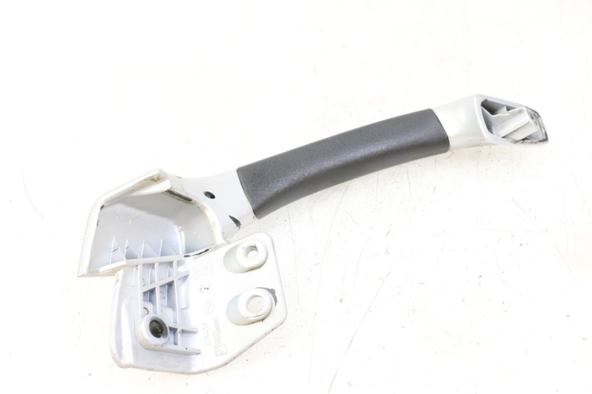 photo de PRAWY TYLNY UCHWYT PIAGGIO MP3 LT 400 (2007 - 2012) - Szczegół części