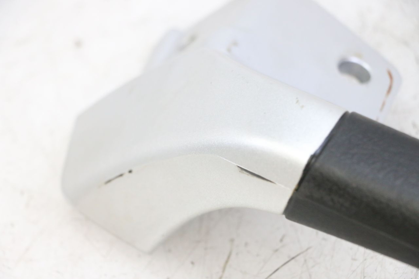 photo de PRAWY TYLNY UCHWYT PIAGGIO MP3 LT 400 (2007 - 2012) - Część sprawdzona