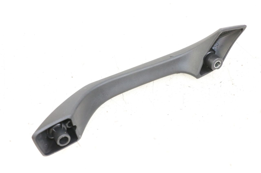 photo de PRAWY TYLNY UCHWYT GILERA RUNNER SP 50 (2009 - 2017) - Szczegół części