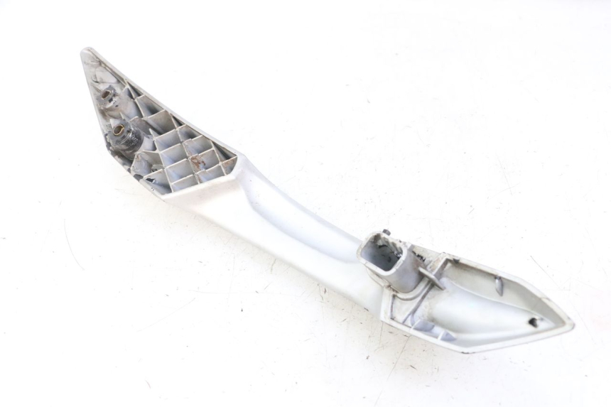 photo de PRAWY TYLNY UCHWYT PEUGEOT SATELIS 125 (2013 - 2018) - Zoom stanu zużycia