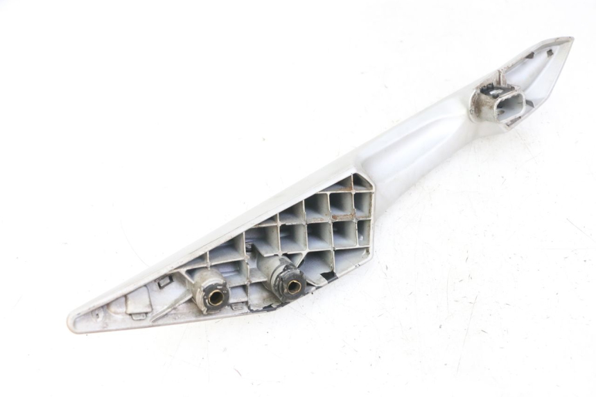 photo de PRAWY TYLNY UCHWYT PEUGEOT SATELIS 125 (2013 - 2018) - Widok ogólny