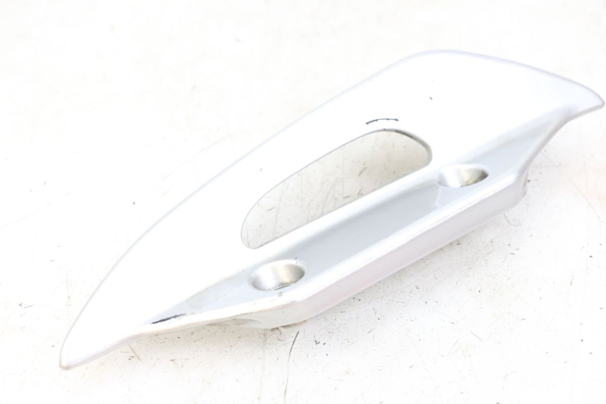 photo de PRAWY TYLNY UCHWYT SUZUKI BURGMAN 125 (2007 - 2014) - Zbliżenie techniczne