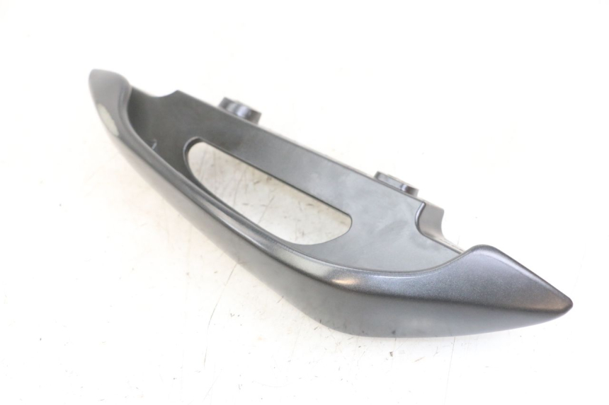 photo de PRAWY TYLNY UCHWYT SUZUKI BURGMAN 125 (2018 - 2021) - Szczegół części