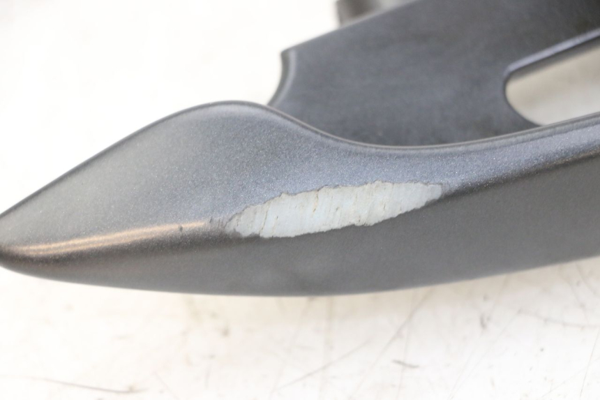 photo de PRAWY TYLNY UCHWYT SUZUKI BURGMAN 125 (2018 - 2021) - Inny kąt widzenia