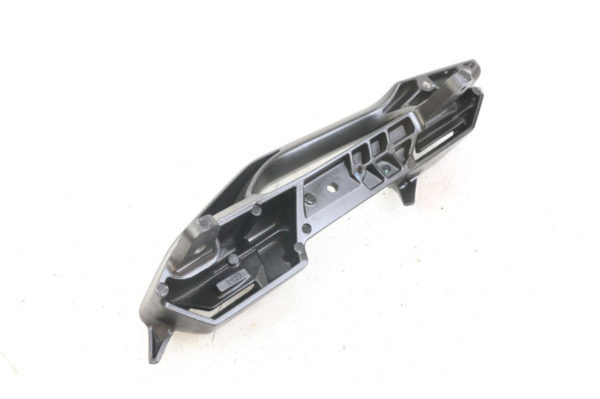 photo de PRAWY TYLNY UCHWYT KAWASAKI VERSYS ABS 650 (2015 - 2018) - Inny kąt widzenia