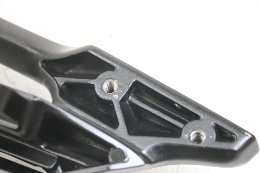 photo de PRAWY TYLNY UCHWYT KAWASAKI VERSYS ABS 650 (2015 - 2018) - Zbliżenie techniczne