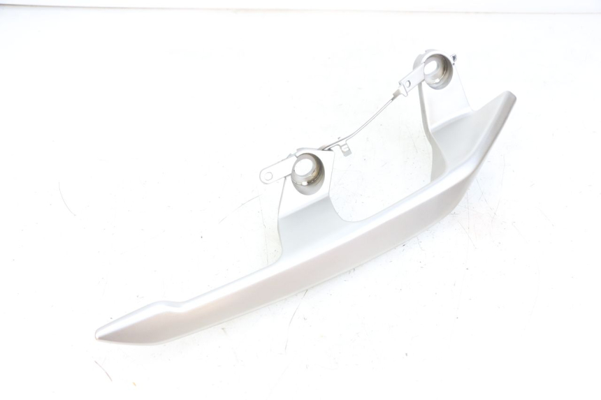 photo de PRAWY TYLNY UCHWYT YAMAHA XMAX X-MAX ABS 125 (2017 - 2020) - Punkty mocowania