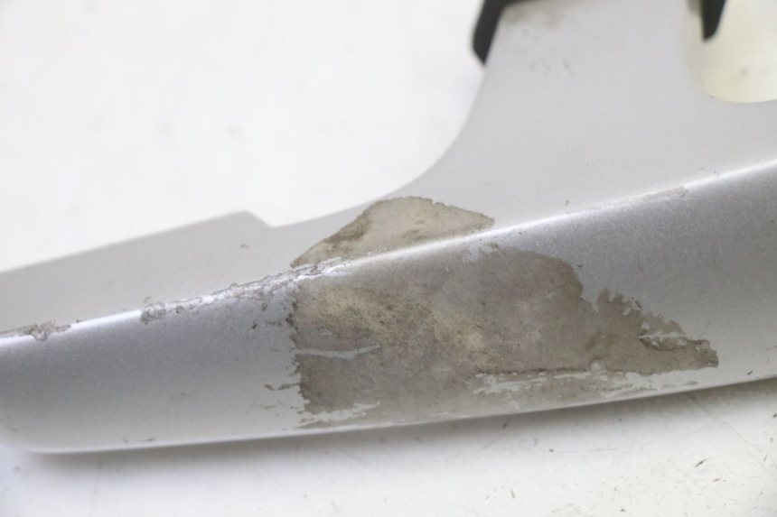 photo de PRAWY TYLNY UCHWYT YAMAHA X-MAX XMAX 250 (2006 - 2009) - Zoom stanu zużycia