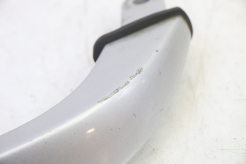 photo de PRAWY TYLNY UCHWYT YAMAHA X-MAX XMAX 250 (2006 - 2009) - Inny kąt widzenia