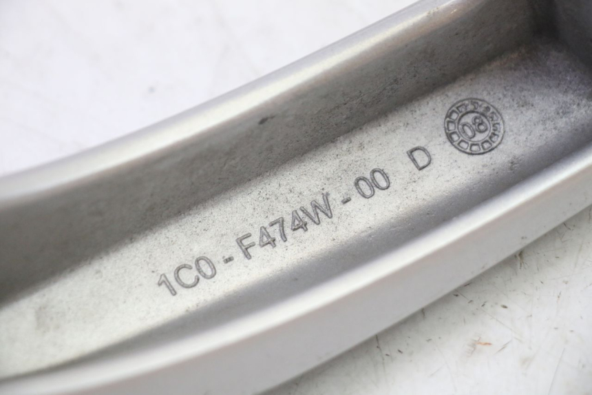 photo de PRAWY TYLNY UCHWYT YAMAHA X-MAX XMAX 250 (2006 - 2009) - Stan powierzchni