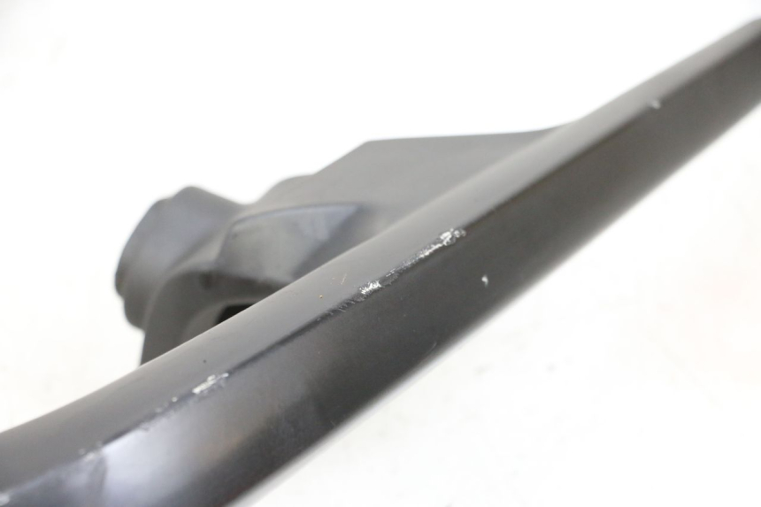 photo de PRAWY TYLNY UCHWYT YAMAHA X-MAX XMAX 125 (2010 - 2013) - Szczegół części