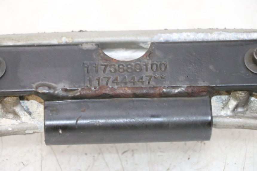 photo de UCHWYT TYLNY PEUGEOT ELYSTAR 50 (2002 - 2014) - Szczegóły charakterystyczne