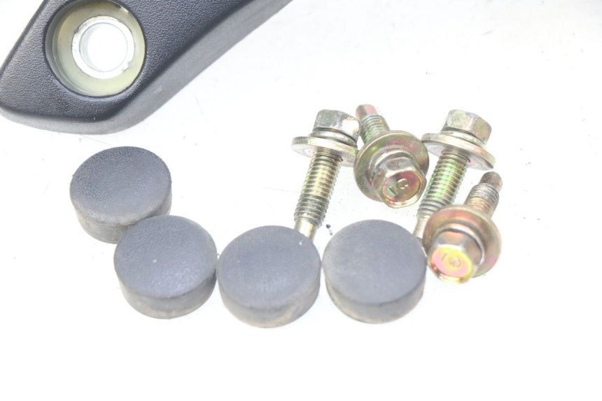 photo de UCHWYT TYLNY HONDA FES PANTHEON 2T 125 (1998 - 2002) - Szczegół części