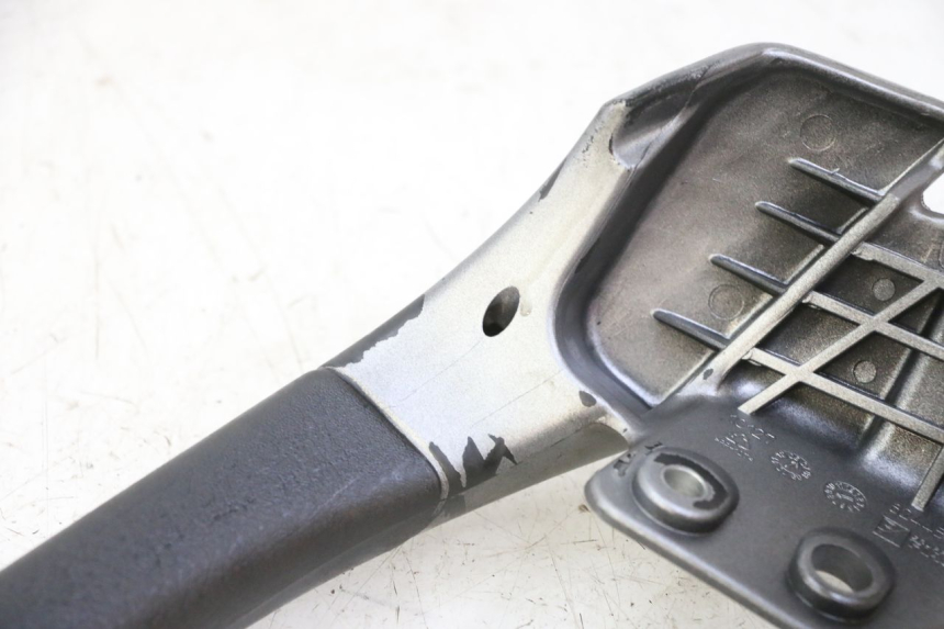 photo de LEWY TYLNY UCHWYT PIAGGIO MP3 125 (2006 - 2014) - Zoom stanu zużycia