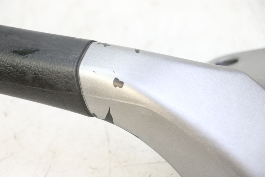 photo de LEWY TYLNY UCHWYT PIAGGIO MP3 125 (2006 - 2014) - Oznaczenia i referencje