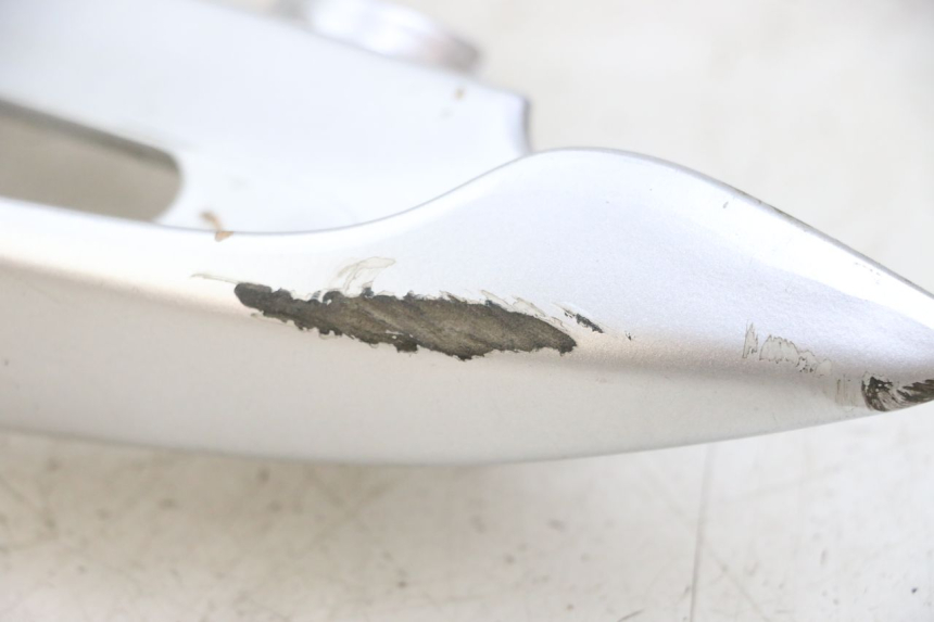 photo de LEWY TYLNY UCHWYT SUZUKI BURGMAN 125 (2007 - 2014) - Zoom stanu zużycia