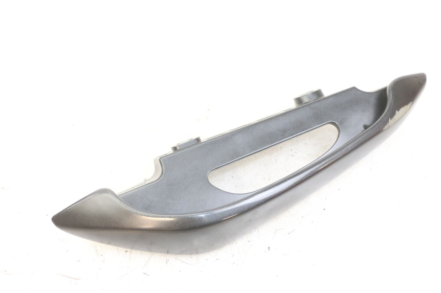 photo de LEWY TYLNY UCHWYT SUZUKI BURGMAN 125 (2018 - 2021) - Zoom stanu zużycia