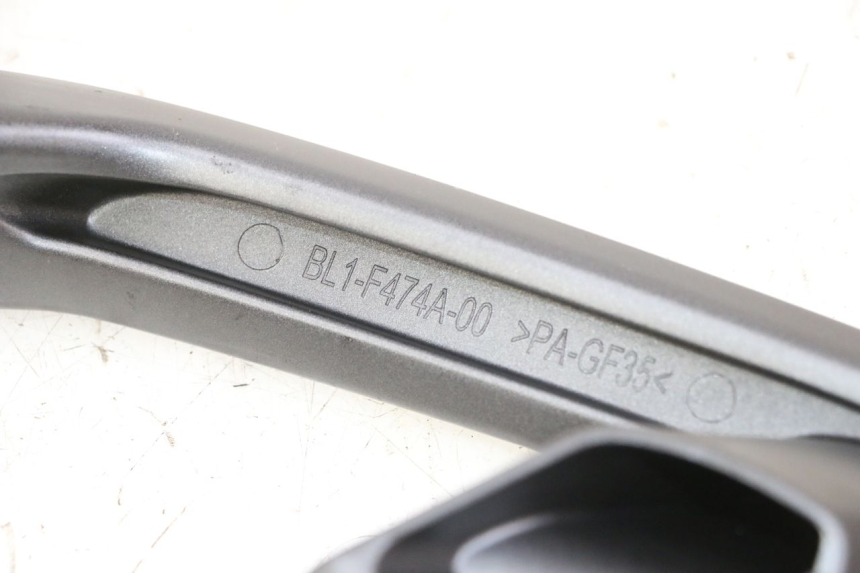 photo de LEWY TYLNY UCHWYT YAMAHA XMAX X-MAX 125 (2021 - 2025) - Zbliżenie techniczne