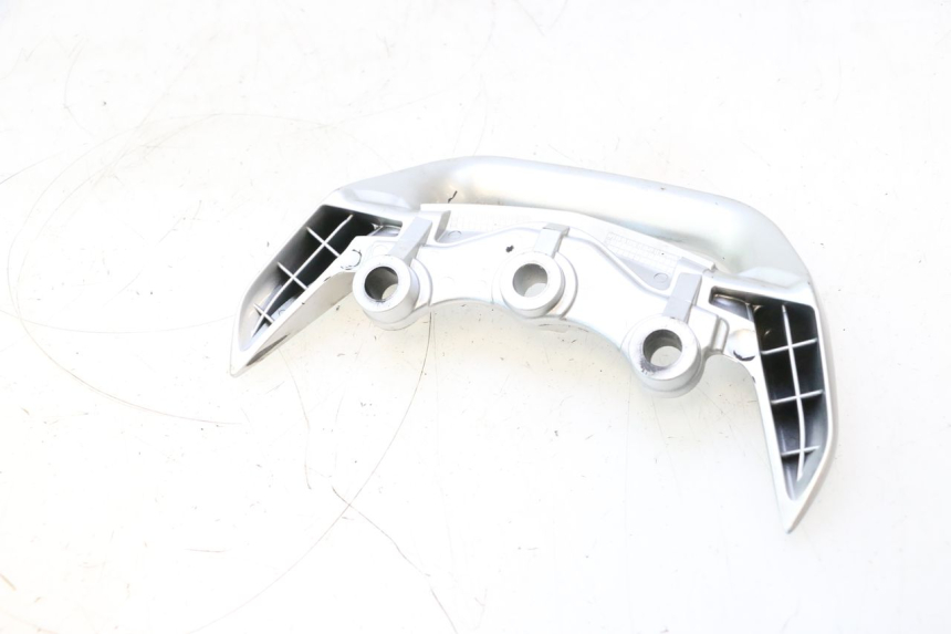 photo de UCHWYT TYLNY SUZUKI GSR 600 (2005 - 2012) - Inny kąt widzenia