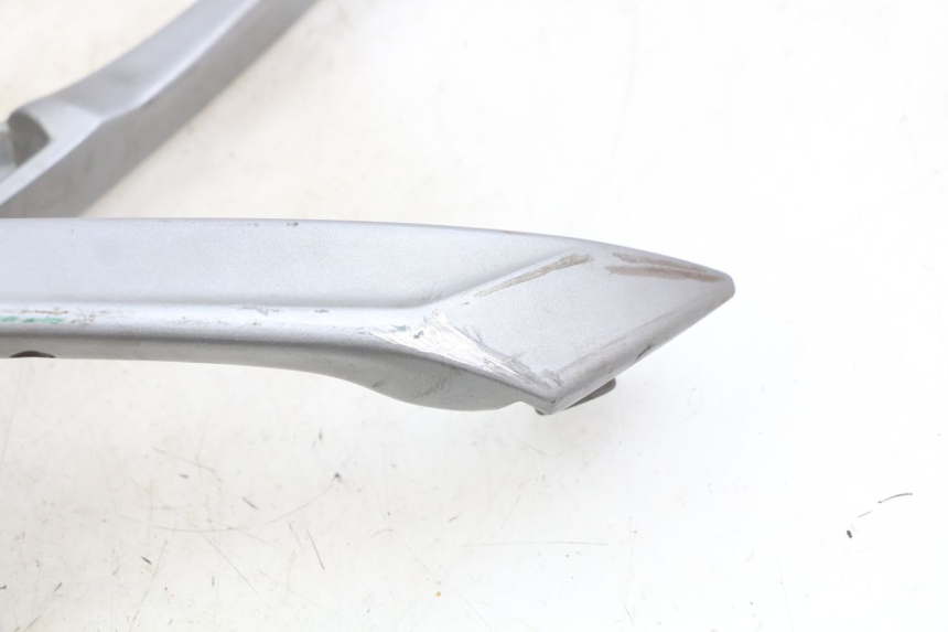 photo de UCHWYT TYLNY SYM GTS EFI 125 (2012 - 2016) - Zoom stanu zużycia