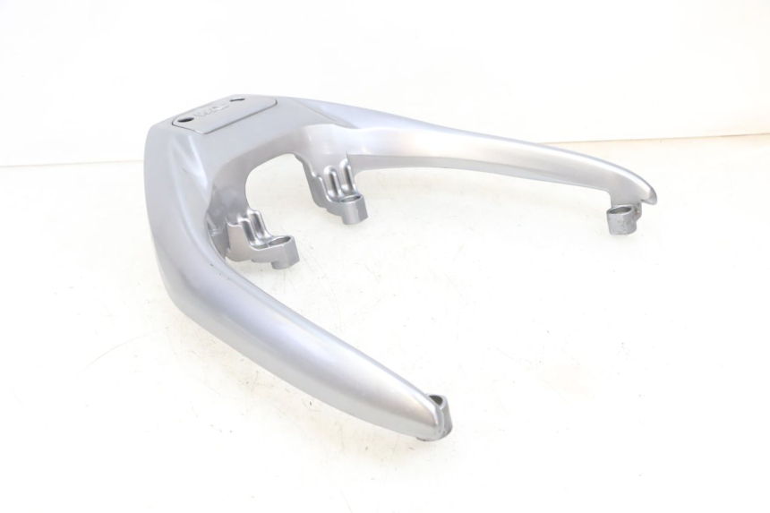 photo de UCHWYT TYLNY SYM GTS EVO 125 (2009 - 2013) - Szczegóły charakterystyczne