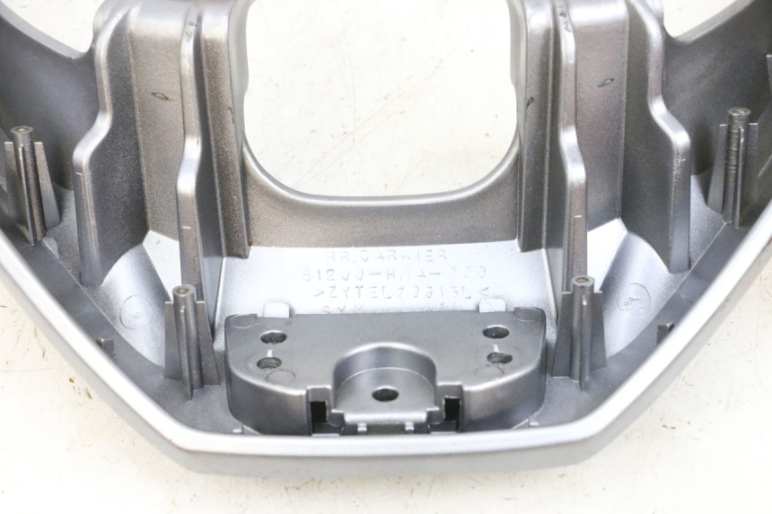 photo de UCHWYT TYLNY SYM GTS EVO 125 (2009 - 2013) - Zbliżenie techniczne