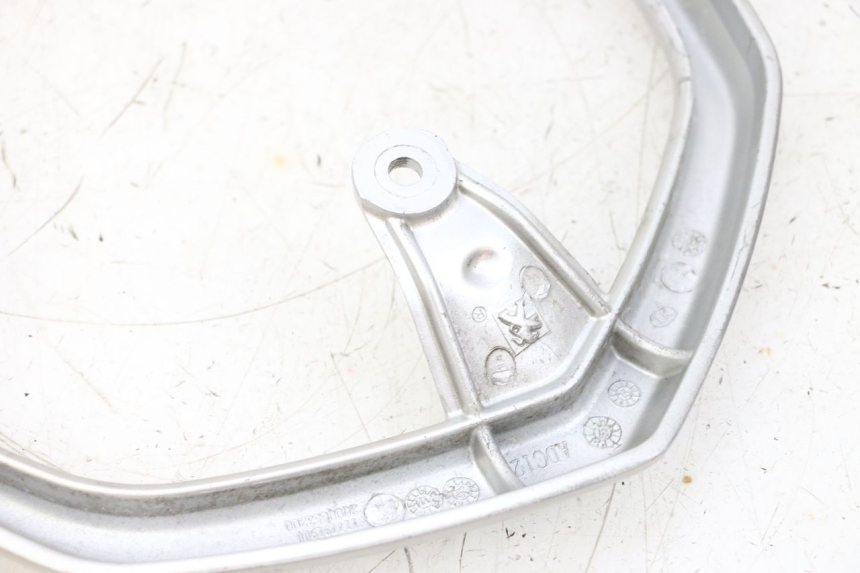 photo de UCHWYT TYLNY PEUGEOT KISBEE 4T 50 (2018 - 2022) - Inny kąt widzenia