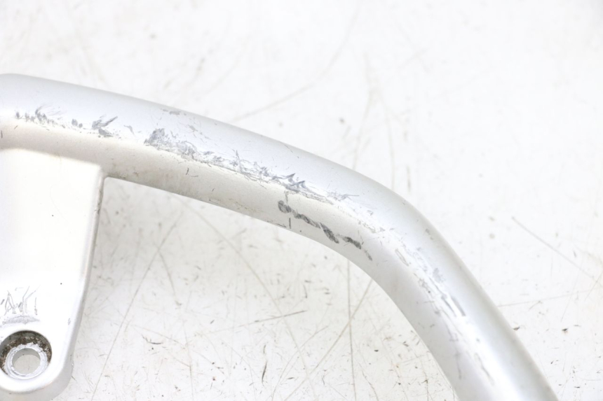 photo de UCHWYT TYLNY PEUGEOT KISBEE 4T 50 (2018 - 2022) - Zbliżenie techniczne