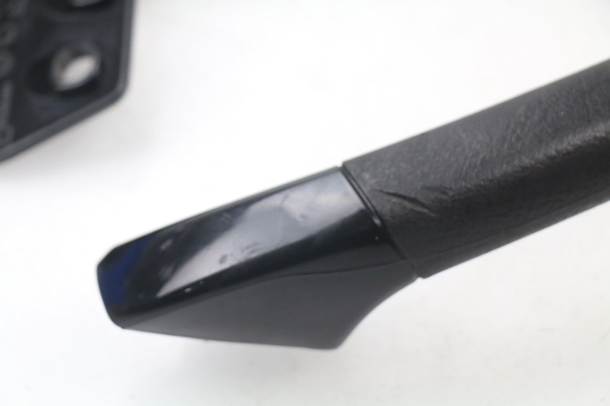 photo de UCHWYT TYLNY PIAGGIO MP3 LT 400 (2007 - 2012) - Inny kąt widzenia