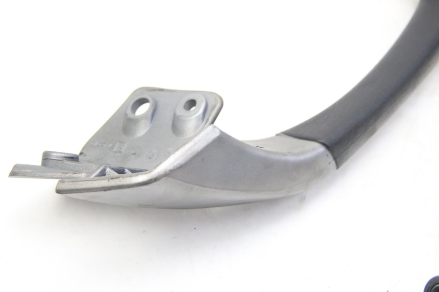 photo de UCHWYT TYLNY PIAGGIO MP3 125 (2006 - 2014) - Szczegół części