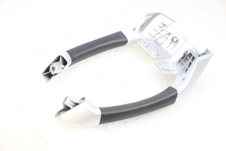 photo de UCHWYT TYLNY PIAGGIO MP3 RL 250 (2006 - 2010) - Szczegół części