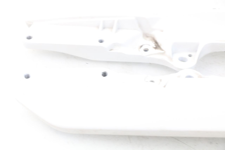 photo de UCHWYT TYLNY MBK MW TRYPTIK 125 (2017 - 2022) - Szczegóły charakterystyczne