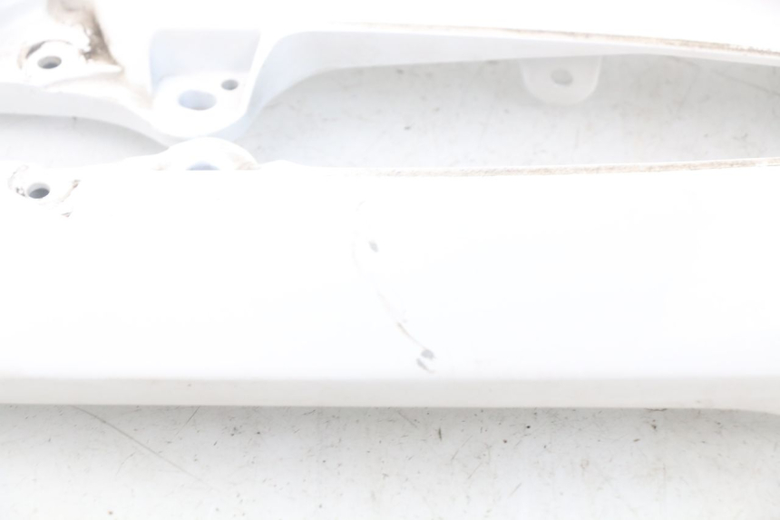 photo de UCHWYT TYLNY MBK MW TRYPTIK 125 (2017 - 2022) - Zbliżenie komponentów