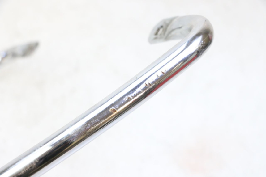 photo de UCHWYT TYLNY KYMCO LIKE 4T 50 (2019 - 2025) - Zoom stanu zużycia