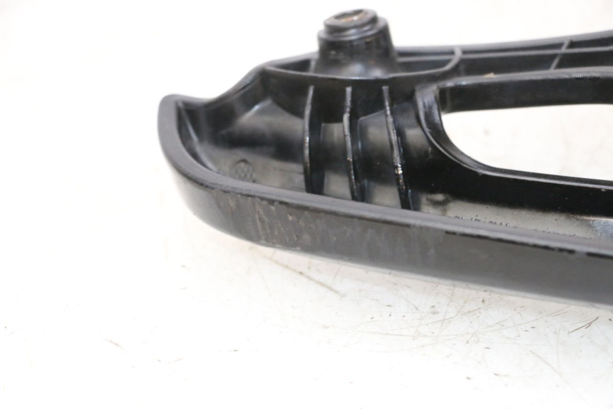 photo de UCHWYT TYLNY PIAGGIO NEW TYPHOON 50 (2018 - 2021) - Zoom stanu zużycia