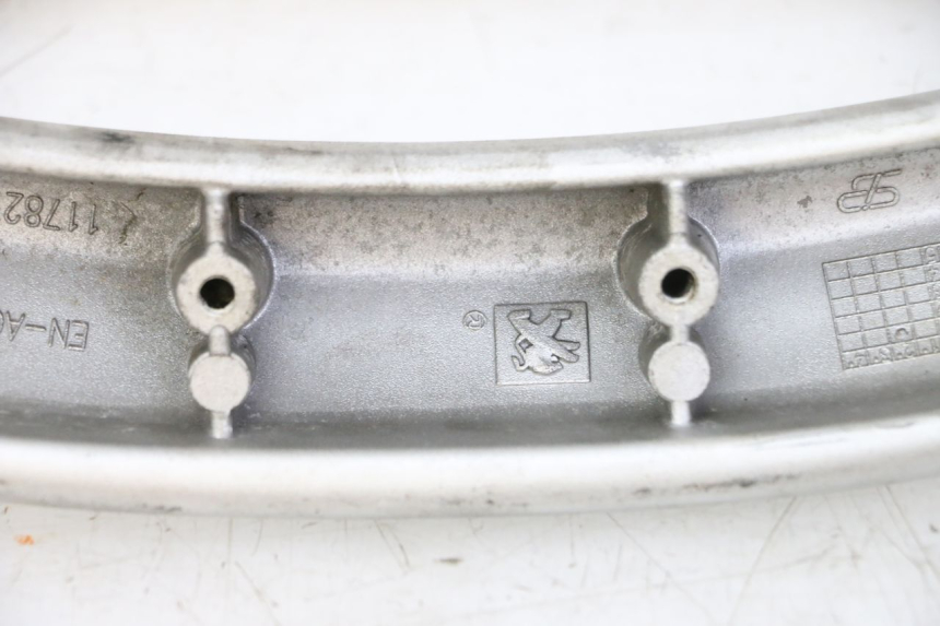 photo de UCHWYT TYLNY PEUGEOT CITYSTAR 125 (2011 - 2017) - Zbliżenie techniczne