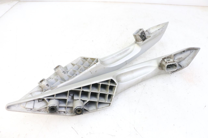 photo de UCHWYT TYLNY PEUGEOT SATELIS 125 (2013 - 2018) - Szczegół części