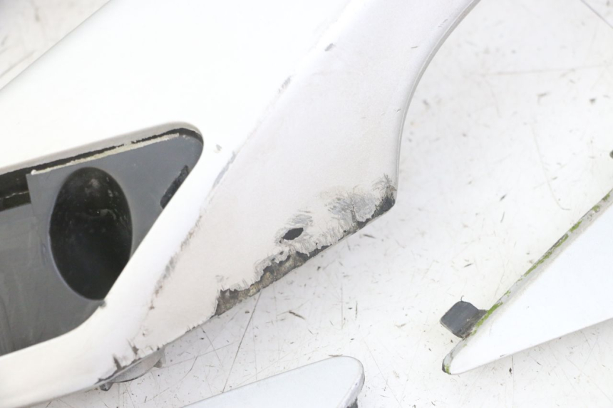 photo de UCHWYT TYLNY PEUGEOT SATELIS 125 (2013 - 2018) - Szczegóły charakterystyczne