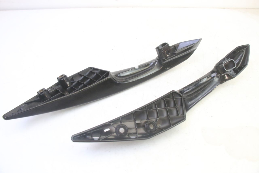 photo de UCHWYT TYLNY PEUGEOT SATELIS 125 (2013 - 2018) - Oznaczenia i referencje