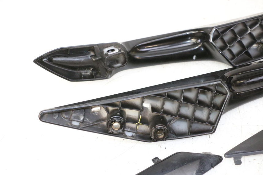 photo de UCHWYT TYLNY PEUGEOT SATELIS 125 (2010 - 2012) - Zbliżenie techniczne