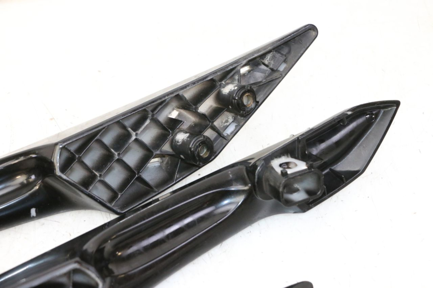 photo de UCHWYT TYLNY PEUGEOT SATELIS 125 (2010 - 2012) - Punkty mocowania