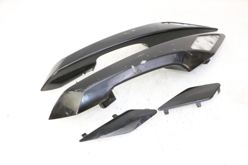 photo de UCHWYT TYLNY PEUGEOT SATELIS 125 (2010 - 2012) - Oznaczenia i referencje