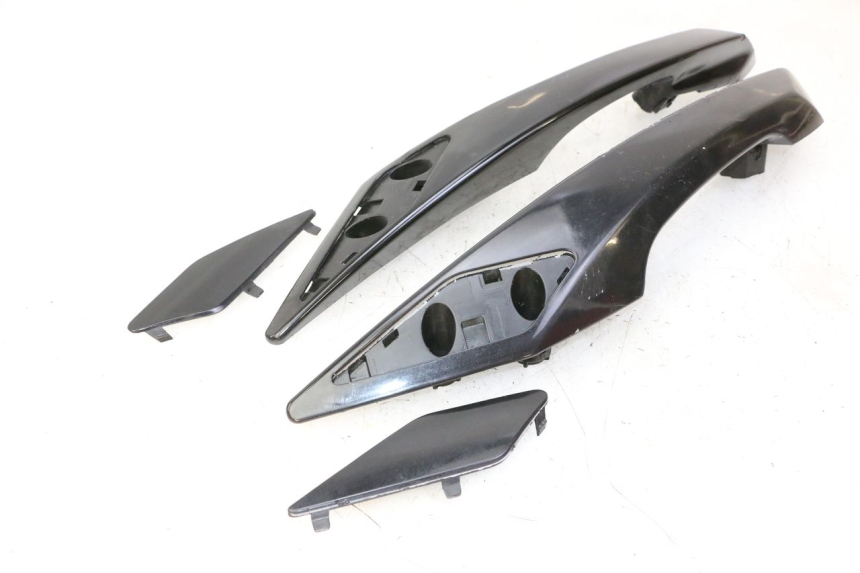 photo de UCHWYT TYLNY PEUGEOT SATELIS 125 (2013 - 2018) - Szczegół części