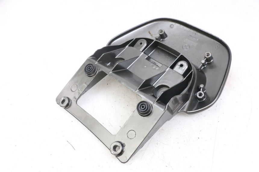 photo de UCHWYT TYLNY YAMAHA YP MAJESTY 125 (2002 - 2006) - Zoom stanu zużycia