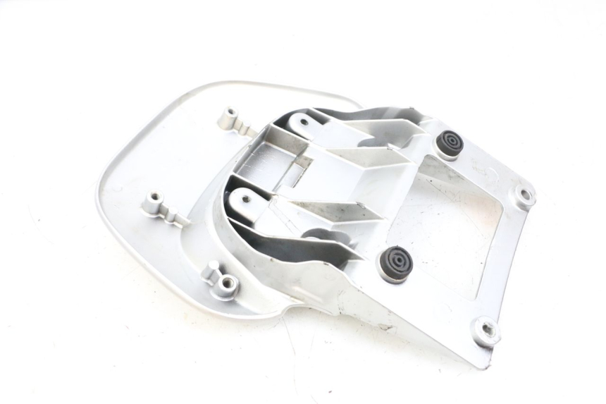 photo de UCHWYT TYLNY YAMAHA YP MAJESTY 125 (2002 - 2006) - Szczegóły charakterystyczne